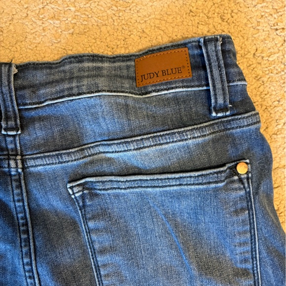 Judy Blue Distressed Skinny Capri Jeans Size 13 / 31 Mid Rise - Picture 6 of 7